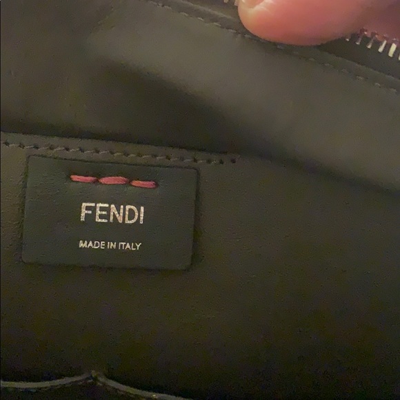 Fendi 3 jours in magenta! - Picture 9 of 12